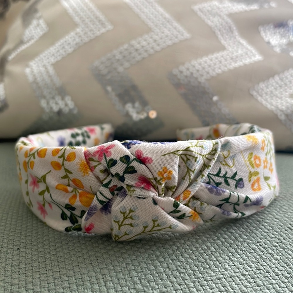 EUC Tiny Tassel Headband